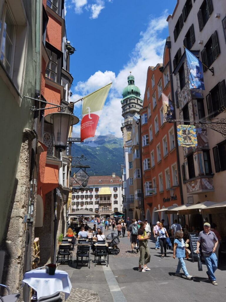 Herzog-Friedrich-Strasse Innsbruck mit dem Blick auf das Goldene Dachl